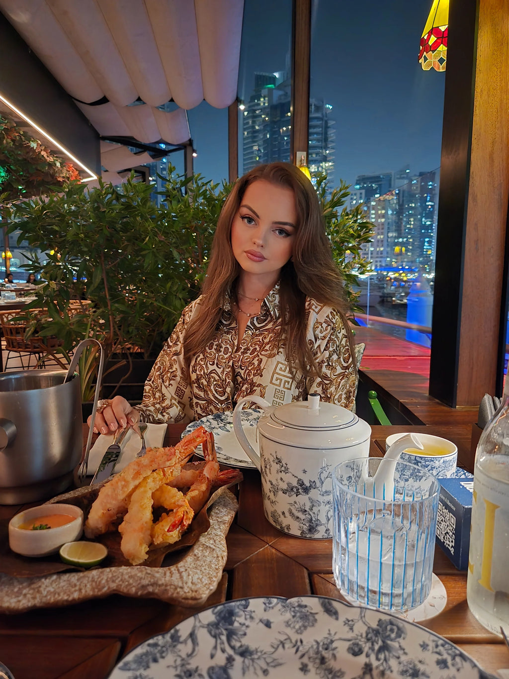 Biały jedwabny set „Złota Perła”